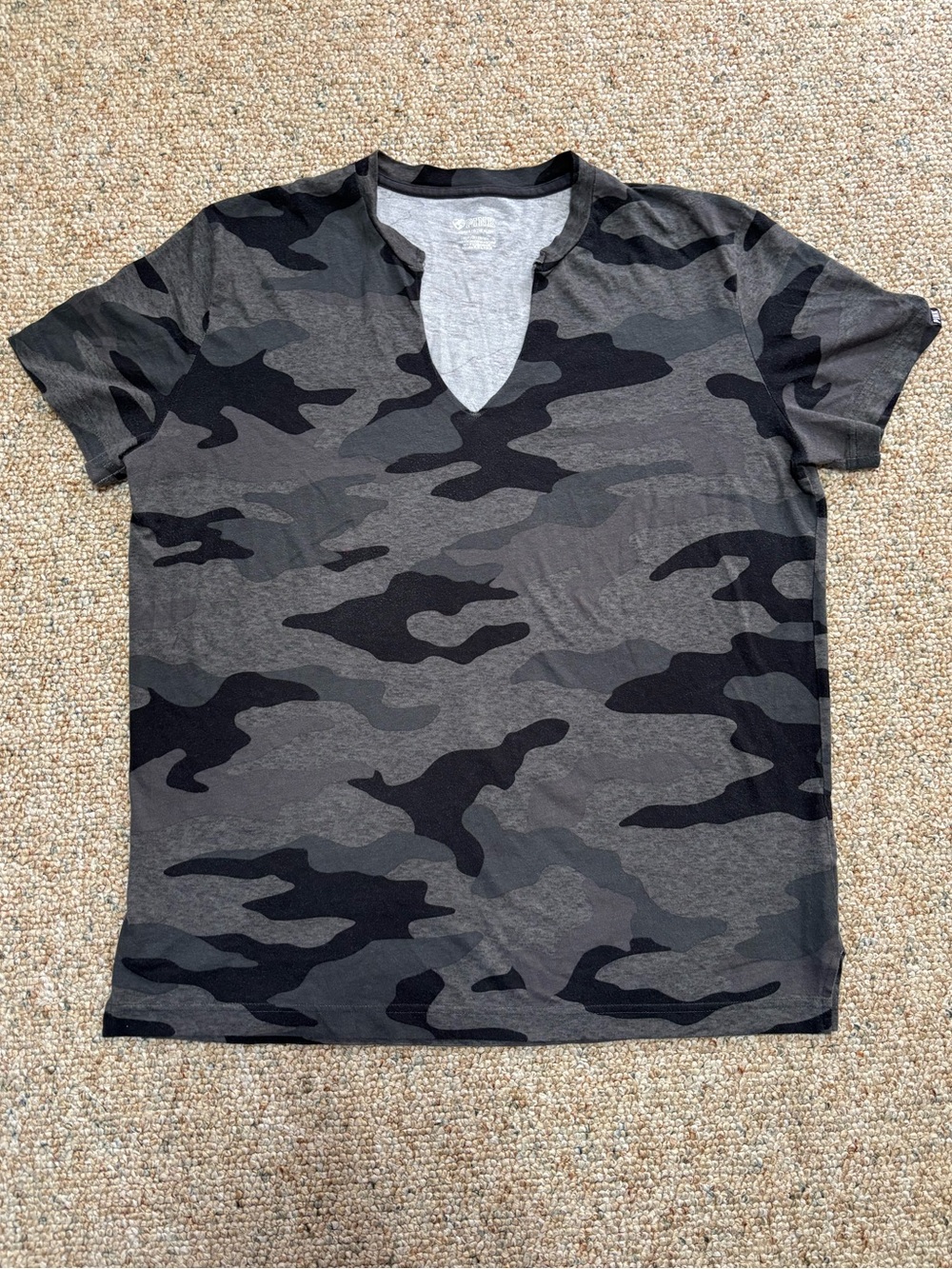 PINK Victoria's Secret Camouflage Gray/Black V-Neck T-shirt Size Small